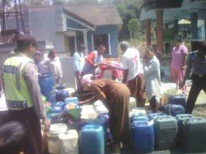 DESA BATUR SARI DARURAT KRISIS AIR BERSIH