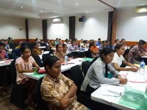 PENDETA MARTHEN LAYANI PAUD DENGAN HATI