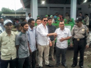 KUNJUNGAN BUNG RAMSON ANGGOTA DPR RI KOMISI VII DALAM RANGKA PENYERAHAN MOTOR ANGKUTAN SAMPAH DIDESA WANGKELANG KAB. PEMALANG