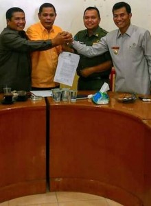 PARTAI  GOLKAR DUKUNG  ALIS  JILID  2, PENYERAHAN SK DUKUNGAN DIKANTOR DPD GOLKAR SAWAHLUNTO