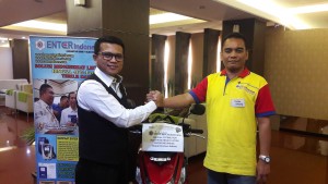 MENGENAL LEBIH DEKAT DENGAN PENGUSAHA SUKSES DAN SEKALIGUS SEBAGAI DISTRIBUTOR ENTER INDONESIA