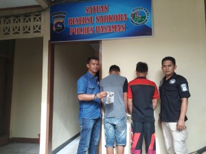 SAT RES NARKOBA POLRES PASAMAN BERAKSI DUA PEMUDA TERTANGKAP