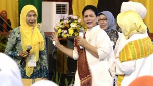 Ibu Negara dan Para Istri Menteri Kabinet Kerja Kunjungi Maumere