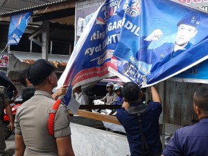 Tim Gabungan Tertibkan APK Pemilu 2019 Kota Padang