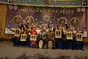 Penghargaan Nusantara Platinum Award Dipersembahkan Untuk Para Pelaku Bisnis Dan Pendidikan Yang Berprestasi Dibidangnya.