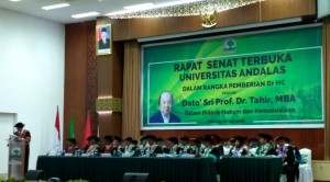 Unand Anugerahi Gelar Doktor HC Pada Dato’ Sri Tahir