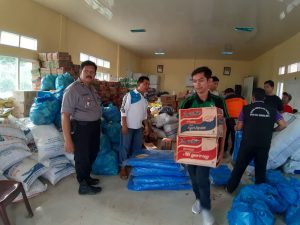 Polres Solok Selatan Kawal Pendistribusian Bantuan Untuk Korban Gempa