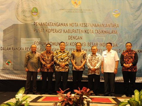 Kemenkop Revitalisasi Tugu Koperasi