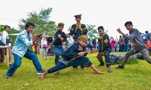 Pasar Van Der Capellen Diserbu Fotografer Ranah Minang