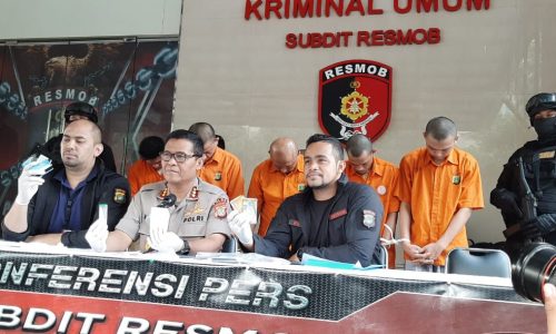 Subdit III Resmob ditreskrimum polda metro jaya ungkap pencurian ganjal atm pakai tusuk gigi serta  perkenalan melalui aplikasi medsos tantan