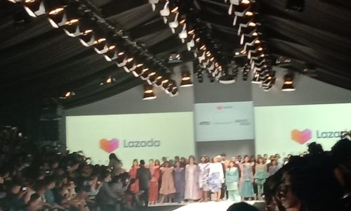 Lazada Gelar Fashion Show di Jakarta Fashion Week dengan Teknologi See Now Buy Now