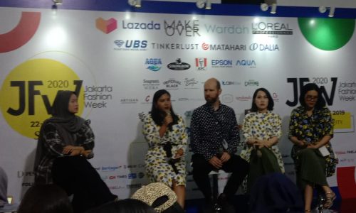Merayakan Ekspresi Diri Tanpa Batas Melalui Pagelaran Busana Inklusif COTTONINK x  British CounclI Indonesia di Jakarta Fashion Week 2020