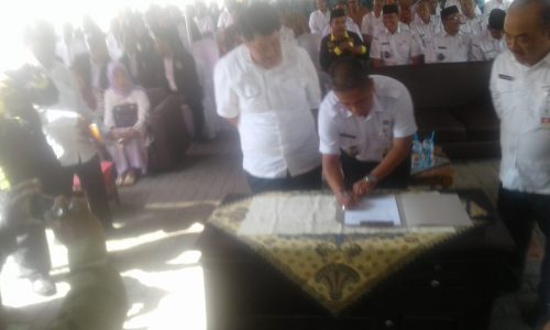 TaufiQurrahman resmi menjadi camat cabangbungin yang baru,menggantikan Suwarto mm,camat yang lama.