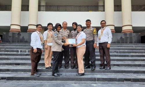 Kapolsek Kalideres Akp Indra Maulana Tanamkan Kecintaan Anak Pada Polisi