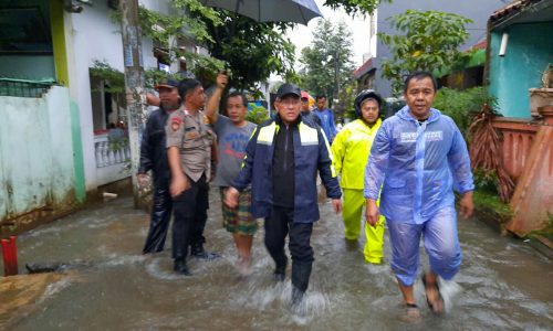 Walikota Depok Gerak Cepat Meninjau Lokasi Banjir dan Longsor.
