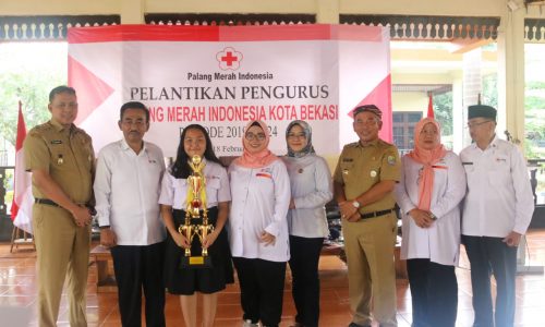 Wali kota bekasi Hadiri pelantikan pengurus PMI kota Bekasi.