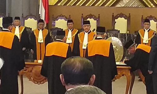 Ketua Mahkamah Agung Melantik dan Mengambil Sumpah Tiga Ketua Kamar Pada Mahkamah Agung RI.