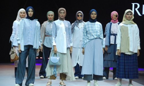 Ria Miranda Daily dengan Looks Baru, Hadirkan koleksi Young & Fresh Pada Pagelaran Muslim Fashion Festival 2020
