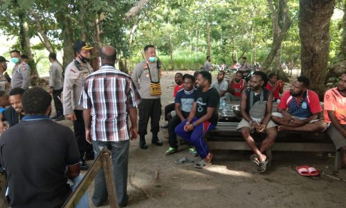 Kapolres Silaturahmi Bersama Tokoh Adat di Nabire.