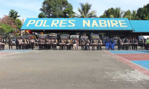 Jelang pilkada, Kapolres Nabire Lakukan Apel Pengecekan Kelengkapan Barang Inventaris.