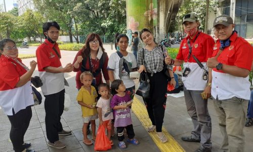 Jum’at Berkah, DPD PWRI DKI Jakarta Membagikan 150 Bungkus Nasi ke Fakir & Miskin