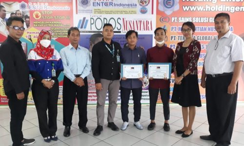 Serah Terima Sertifikat Pendidikan Pelatihan Marketing PT. Holding Enter Indonesia