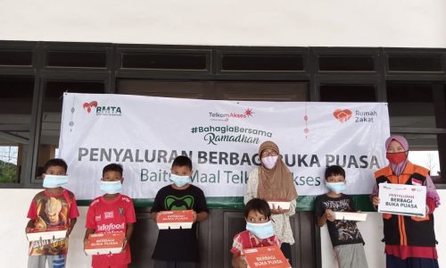 Rumah Zakat Dan Baitul Mal Telkomsel Akses (BMTA) Kembali Bagi-bagi Takjil