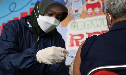 Jika Larang Lansia, Anak Bakal Diajak Vaksinasi Covid-19