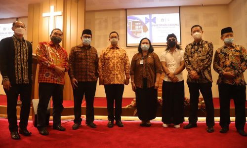 Wali Kota Jakut Mendampingi Gubernur Provinsi DKI Jakarta Meresmikan GBI Amanat Agung