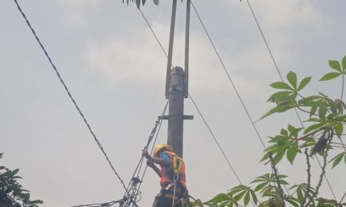 Sejumlah aliran listrik jampang tengah Padam,