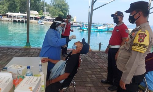 23 Warga Swab Antigen di Posko KTJ Polsek Kep Seribu Utara
