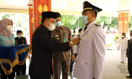 Bupati Lampung Barat Lakukan Roling Pejabat Di Ruang Lingkup Pemkab Setempat Dan Camat
