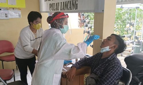 Polsek Kep Seribu Selatan Lakukan Swab bagi Pendatang di Pulau Lancang Cegah Covid-19