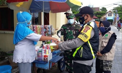 Polres Kep Seribu Bagikan 1.500 Masker Cegah Covid-19
