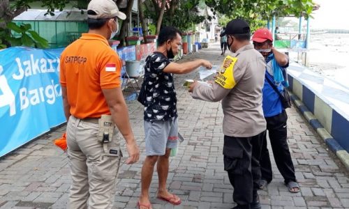 1.700 Masker Dibagikan Polres Kep Seribu Kampanyekan Gunakan Masker
