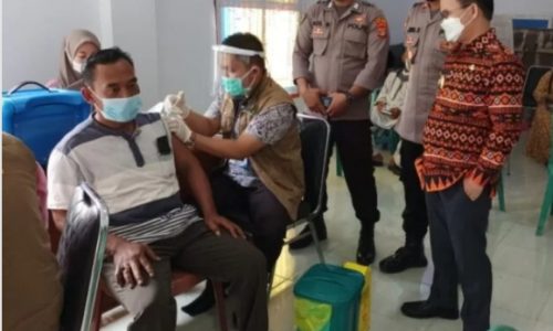 Polres Way Kanan Lakukan Pengamanan Vaksinasi Massal Covid-19 Calon Jemaah Haji