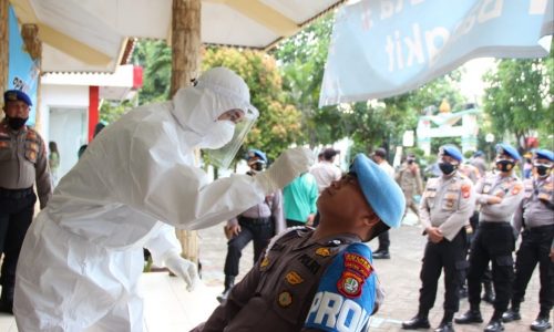 Polsek Kep Seribu Selatan Pantau Giat Swab Antigen Personel TNI/Polri di Pulau Lancang