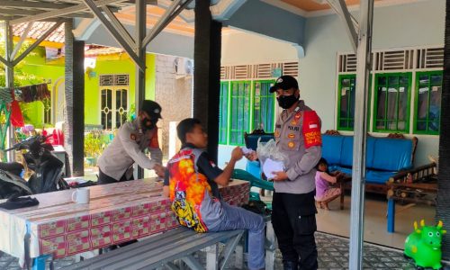 Polres Kep Seribu Bagikan 1.600 Masker Cegah Covid-19