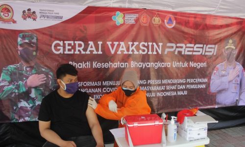 Gerai Vaksin Presisi Polres Kep Seribu Digelar dalam Rangka HUT Ke 75 Bhayangkara