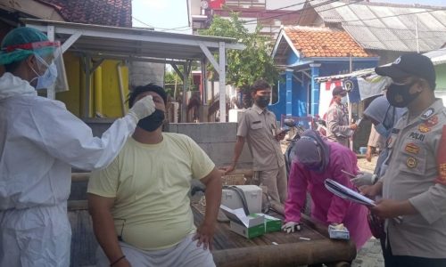 51 Warga Diswab Antigen Tim Tracing Door to Door KTJ Pulau Lancang 2 Reaktif