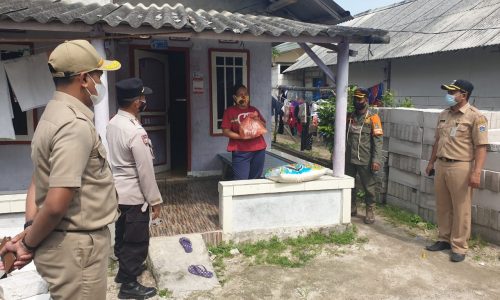 11 Warga Isoman di Pulau Lancang Mendapat Sembako dari Polres Kep Seribu