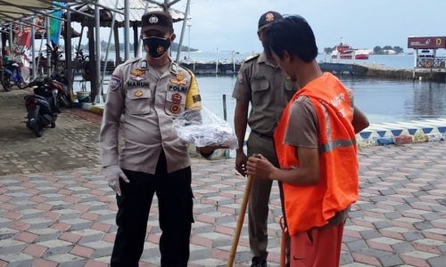 15Pelanggar Prokes Disanksi Ops Yustisi Gabungan Polsek Kep Seribu Utara