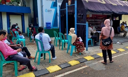 33 Warga Jalani Suntik Vaksin di Gerai Presisi Polres Kep Seribu