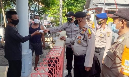 1.400 Masker Dibagikan Polres Kep Seribu Cegah Covid 19