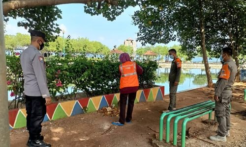 Disiplinkan Warga 8 Pelanggar Prokes Kena Sanksi oleh Ops Yustisi Polsek Kep Seribu Selatan