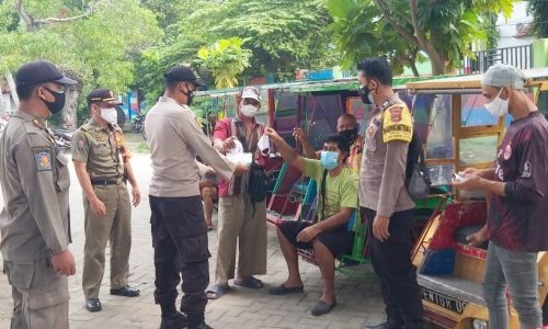Cegah Sebaran Covid-19, 1.700 Masker Dibagikan ke Warga oleh Polres Kep Seribu