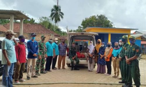 Kampung Gunung Katun Berbagi Sembako Kepada warga Yang Kurang Mampu