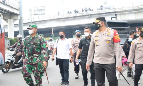 DEMO MASSA HRS, POLISI 4 ORANG JADI KORBAN.