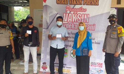Polsek Tambelang Gelar Vaksinasi Dua Bagi Warga Desa Sukamekar