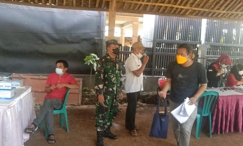 Babinsa Jatiasih Gandeng Ketua RT Jadikan Rumahnya Gerai Vaksinasi Covid-19